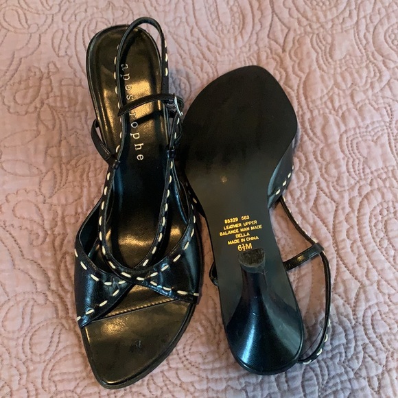 $4.99 shipping…Apostrophe black leather heels w white thread accent - Picture 3 of 3